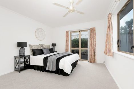 Photo of property in 17a Tirimoana Road, Te Atatu South, Auckland, 0602