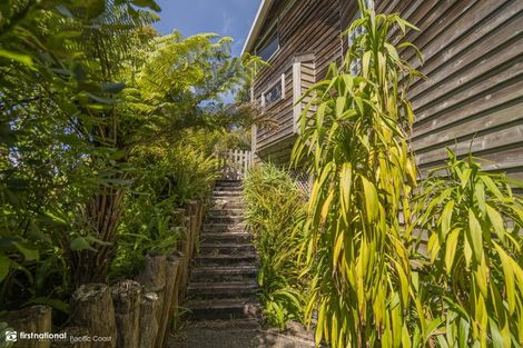 Photo of property in 35 Whiritoa Beach Road, Whiritoa, Whangamata, 3691