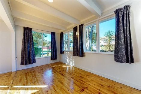 Photo of property in 14 Surprise Place, Cannons Creek, Porirua, 5024