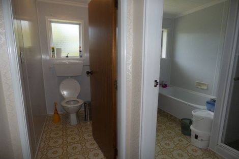 Photo of property in 7b John Guthrie Place, Merrilands, New Plymouth, 4312