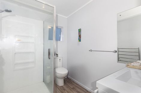 Photo of property in 2/94 Nigel Road, Browns Bay, Auckland, 0630