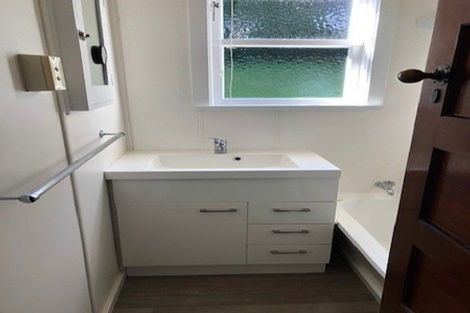 Photo of property in 1/73 Rukutai Street, Orakei, Auckland, 1071