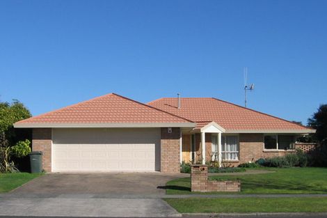 Photo of property in 35 Admiral Crescent, Flagstaff, Hamilton, 3210