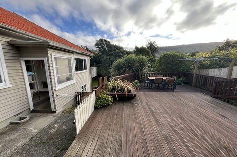 Photo of property in 28 The Drive, Tawa, Wellington, 5028