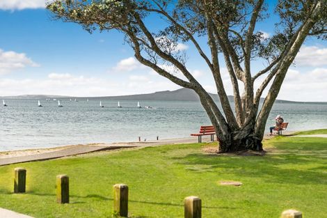 Photo of property in 2/41 Lyons Avenue, Murrays Bay, Auckland, 0630