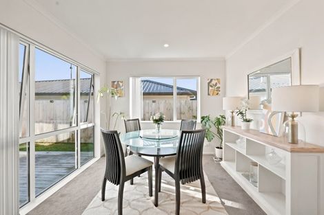 Photo of property in 9 Mokopapa Street, Takanini, 2112