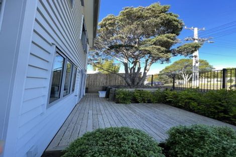 Photo of property in 11 Manuwai Road, Torbay, Auckland, 0630