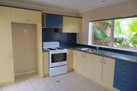 Photo of property in 12 Belcoo Crescent, East Tamaki, Auckland, 2013