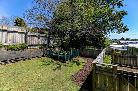 Photo of property in 6a Granby Place, Westown, New Plymouth, 4310