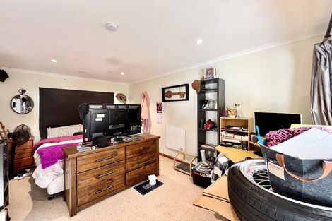 Photo of property in 11 Scarlock Avenue, Browns Bay, Auckland, 0630