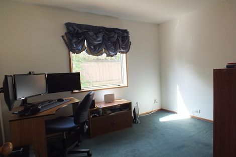 Photo of property in 11 Brockhall Lane, Avonhead, Christchurch, 8042