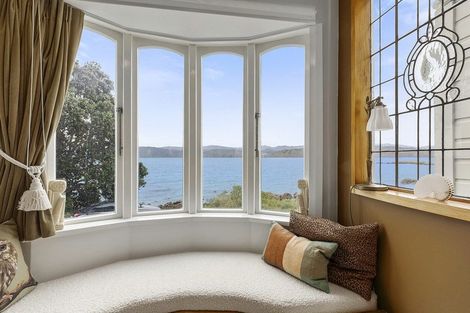 Photo of property in 385 Karaka Bay Road, Karaka Bays, Wellington, 6022