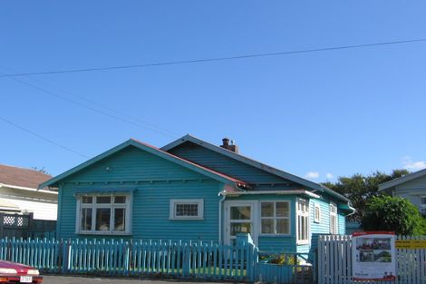 Photo of property in 17 Plunket Avenue, Petone, Lower Hutt, 5012