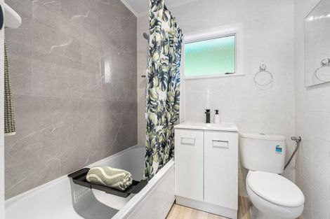 Photo of property in 1/29 King Richard Place, Browns Bay, Auckland, 0630