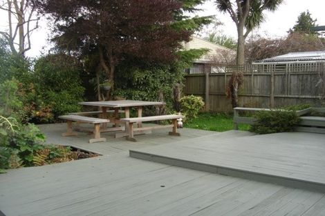 Photo of property in 32 Flower Street, Bryndwr, Christchurch, 8053