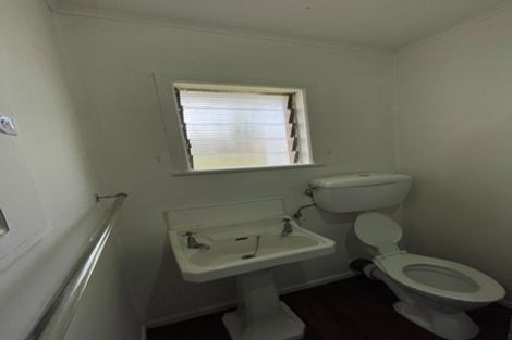 Photo of property in 10 Churchill Avenue, Manurewa, Auckland, 2102