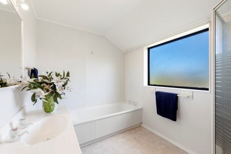 Photo of property in 10 Van Beek Place, Ruby Bay, Mapua, 7005