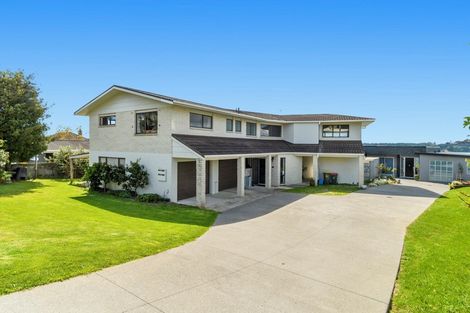 Photo of property in 55 Omokoroa Road, Omokoroa, 3114
