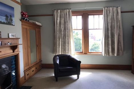 Photo of property in 58 Kelburn Parade, Kelburn, Wellington, 6012