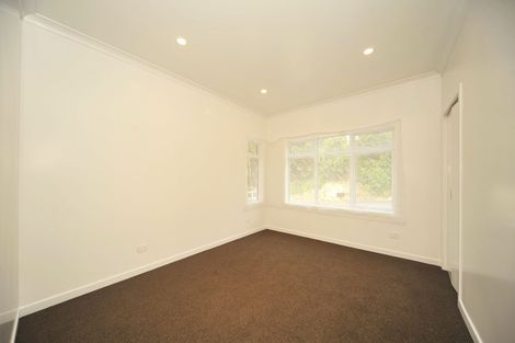 Photo of property in 10 Kellsmere Crescent, Island Bay, Wellington, 6023
