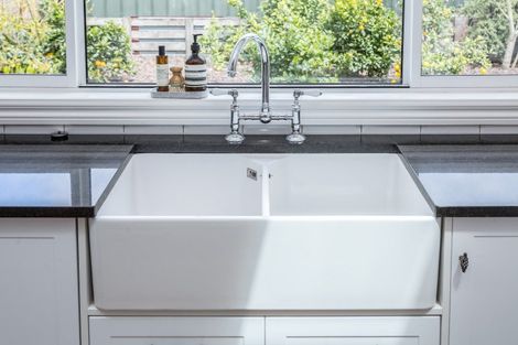 Photo of property in 16 Main Street, Greytown, 5712