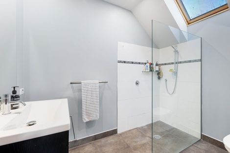 Photo of property in 5b Regency Crescent, Redwood, Christchurch, 8051