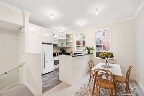 Photo of property in 5 Murphy Street, Thorndon, Wellington, 6011