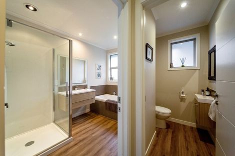 Photo of property in 21 Heta Road, Highlands Park, New Plymouth, 4312