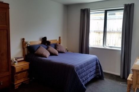 Photo of property in 12 Roto View, One Tree Point, 0118