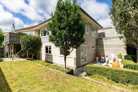 Photo of property in 327 Main Road, Tawa, Wellington, 5028