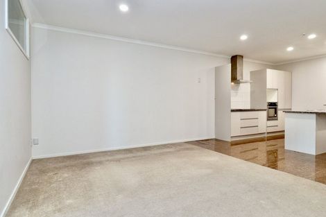 Photo of property in 15a/132 Stancombe Road, Flat Bush, Auckland, 2016