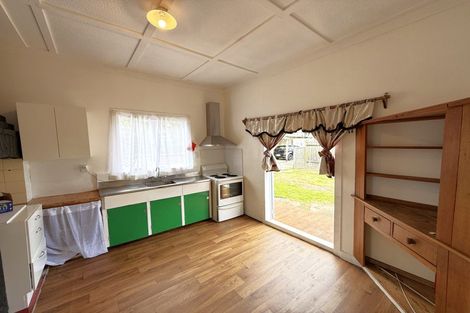 Photo of property in 11 Clayburn Road, Glen Eden, Auckland, 0602