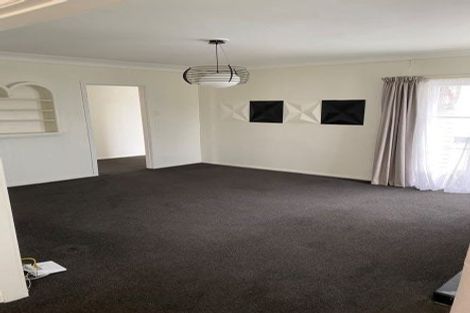Photo of property in 135 View Road, Sunnyvale, Auckland, 0612