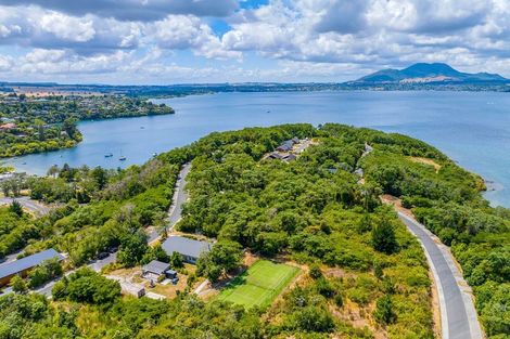 Photo of property in 10 Parawera Drive, Acacia Bay, Taupo, 3330