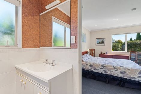Photo of property in 40 Settlers Grove, Orewa, 0931