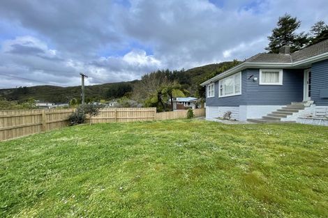 Photo of property in 6 Reid Road, Wainuiomata, Lower Hutt, 5014