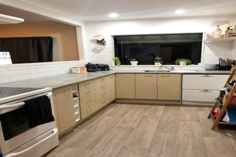 Photo of property in 17a Harbour Crest Drive, Waiuku, 2123