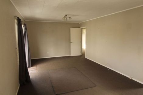 Photo of property in 12 Quincey Place, Massey, Auckland, 0614
