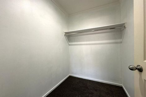 Photo of property in 3 Chesterton Terrace, Henderson, Auckland, 0612