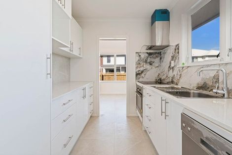 Photo of property in 14 Tairere Crescent, Rosehill, Papakura, 2113