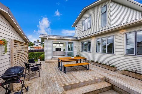 Photo of property in 103a Wharf Road, Te Atatu Peninsula, Auckland, 0610