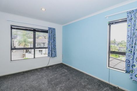 Photo of property in 16 Kinmont Rise, East Tamaki Heights, Auckland, 2016