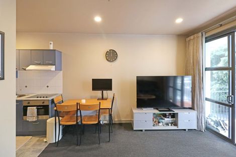 Photo of property in Atrium Towers, 2e/154 The Terrace, Wellington Central, Wellington, 6011