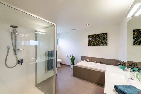 Photo of property in 10 Sunnyside Lane, Wanaka, 9305