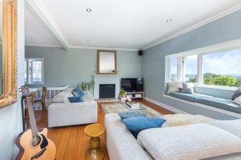 Photo of property in 21 Island Bay Road, Beach Haven, Auckland, 0626