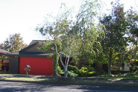 Photo of property in 118 Hutchinsons Road, Bucklands Beach, Auckland, 2014