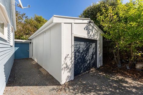 Photo of property in 24 Queens Road, Waikanae Beach, Waikanae, 5036