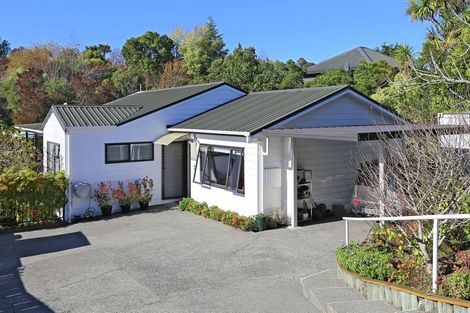 Photo of property in 13 Busby Hill, Havelock North, 4130