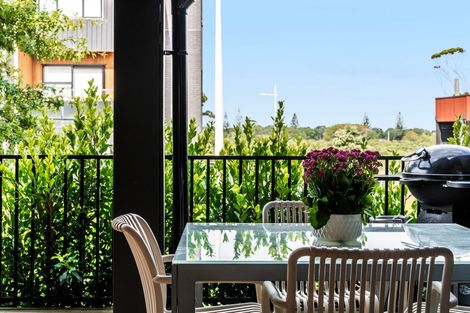 Photo of property in 116 Te Oneroa Way, Long Bay, Auckland, 0630