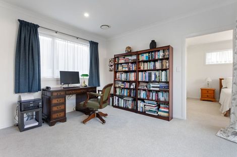 Photo of property in 22 Ruge Court, Cambridge, 3434